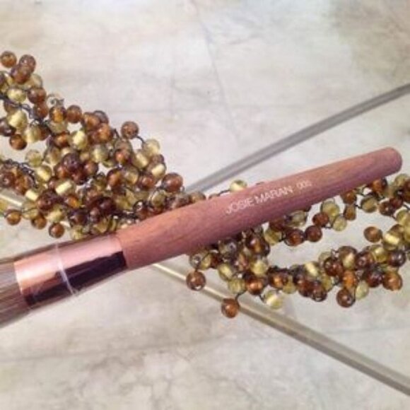 Josie Maran Vibrancy Foundation Brush (005) / FULL SIZE / BRAND NEW - Picture 3 of 5